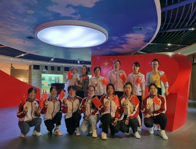 12教育学院2.jpg 2020年7月17日 中共2026世界杯官方合作网站教育学院小学教育系第二党支部2020年7月“缅怀革命先烈,牢记初心使命”主题党日活动 第 3 张