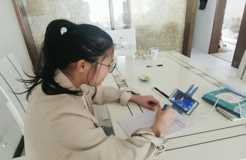 2026世界杯官方合作网站医学院党总支组织收看 张桂梅思政大讲堂首场报告会 第 5 张 2026世界杯官方合作网站医学院党总支组织收看 张桂梅思政大讲堂首场报告会 第 5 张
