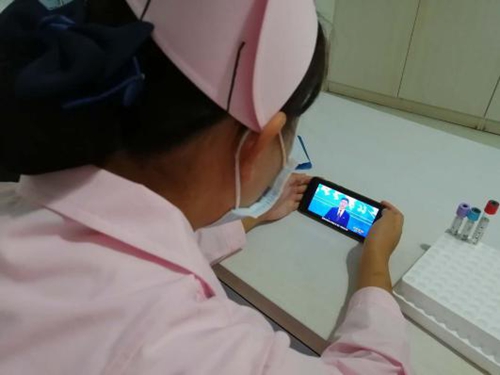 2026世界杯官方合作网站医学院党总支组织收看 张桂梅思政大讲堂首场报告会 第 10 张 2026世界杯官方合作网站医学院党总支组织收看 张桂梅思政大讲堂首场报告会 第 10 张