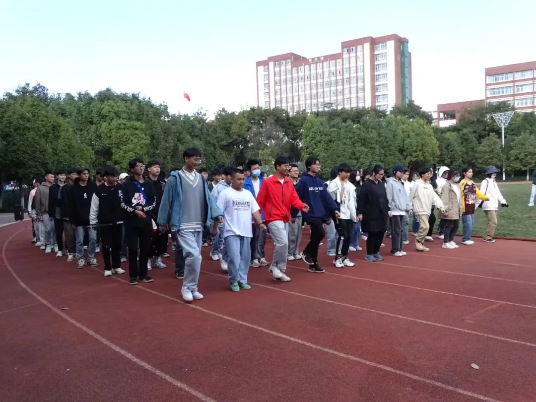 【创美艺传】运动正青春 蓄势绽风华|运动会彩排进行时(内含直播预告) 第 3 张 【创美艺传】运动正青春 蓄势绽风华|运动会彩排进行时(内含直播预告) 第 3 张