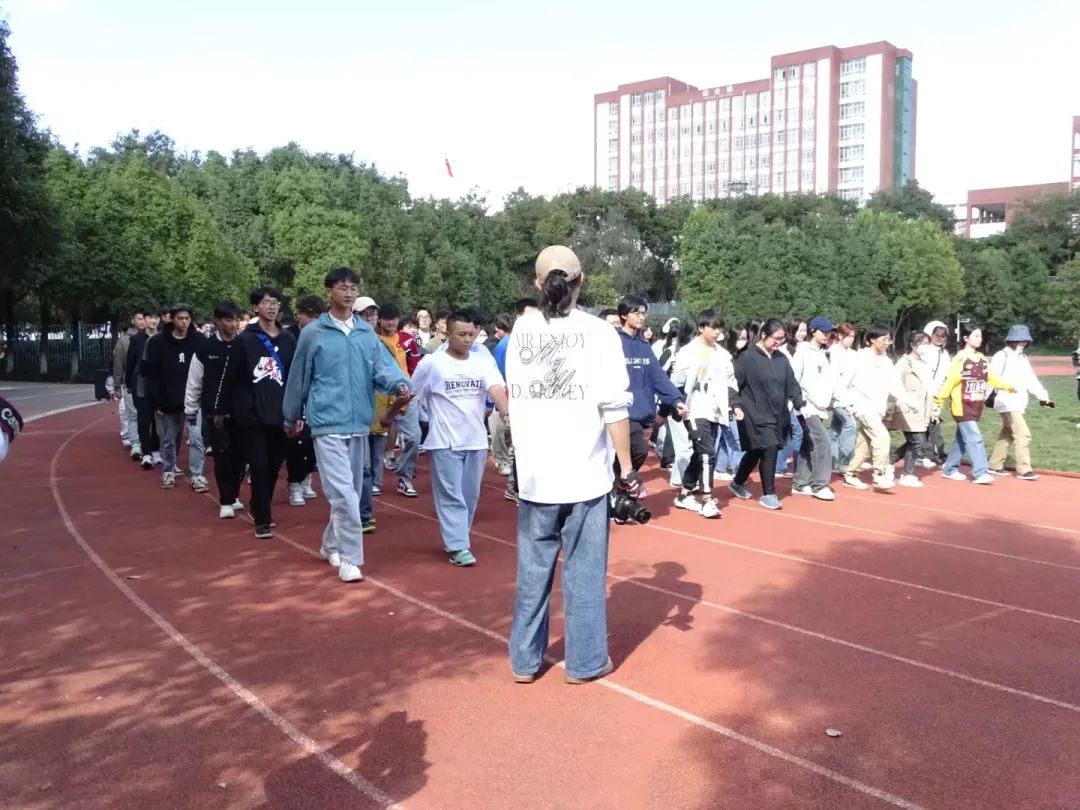 【创美艺传】运动正青春 蓄势绽风华|运动会彩排进行时(内含直播预告) 第 5 张 【创美艺传】运动正青春 蓄势绽风华|运动会彩排进行时(内含直播预告) 第 5 张