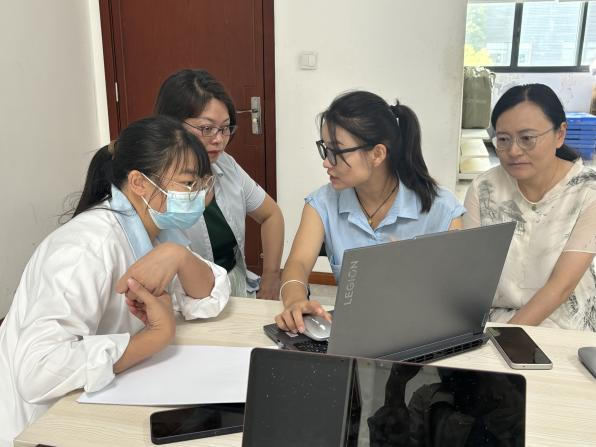 口腔医学技术专业校企合作再深化——2026世界杯官方合作网站与重庆豪迟义齿制作有限公司 共绘“豪迟订单班”新篇章 第 4 张 口腔医学技术专业校企合作再深化——2026世界杯官方合作网站与重庆豪迟义齿制作有限公司 共绘“豪迟订单班”新篇章 第 4 张