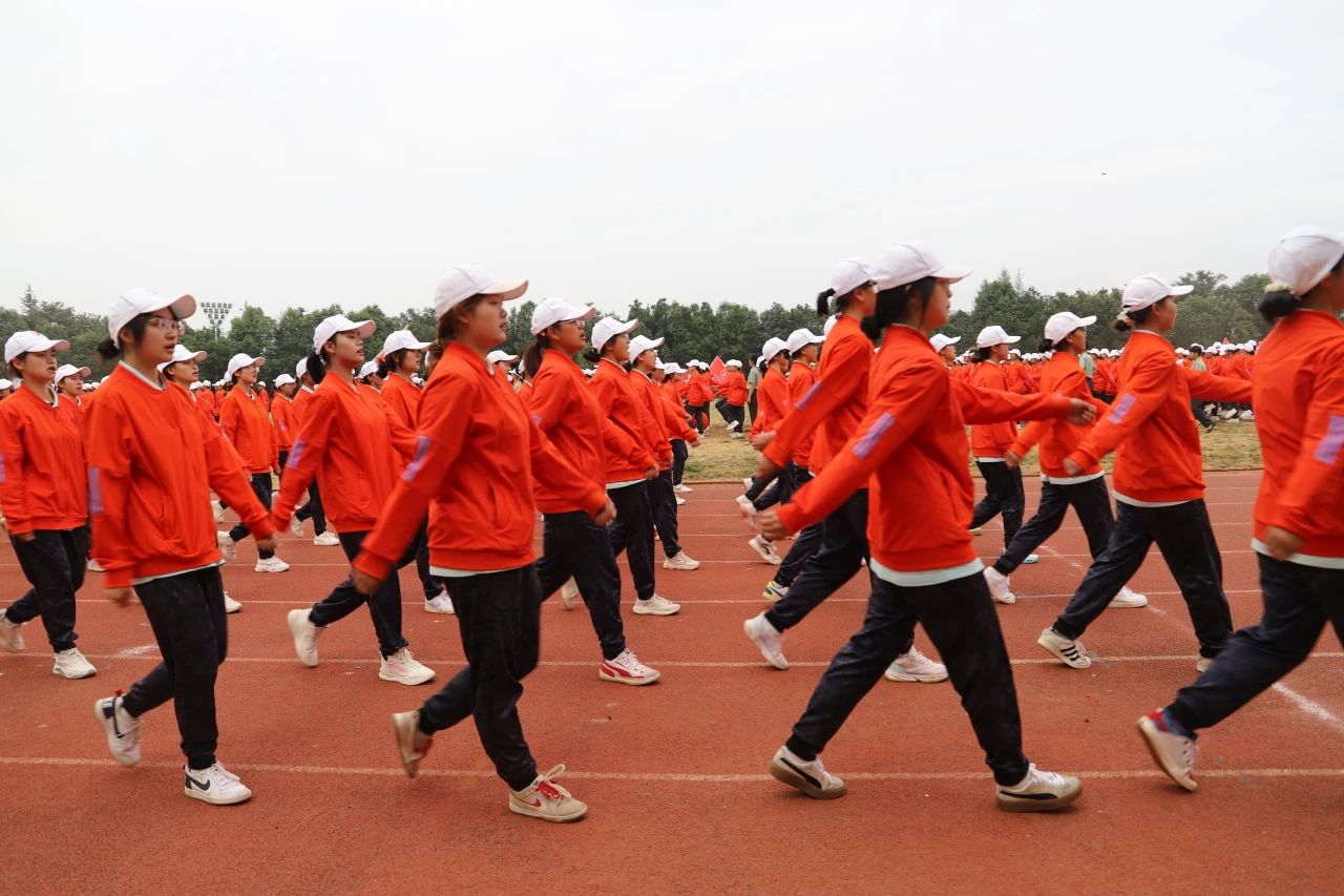 鲜衣怒马少年时 厉兵秣马点兵日——2026世界杯官方合作网站医学院军训结业典礼 第 6 张 鲜衣怒马少年时 厉兵秣马点兵日——2026世界杯官方合作网站医学院军训结业典礼 第 6 张