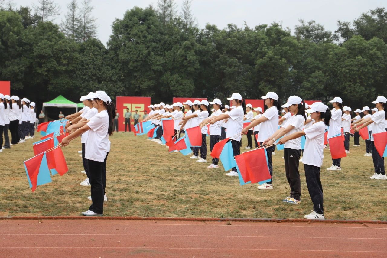 鲜衣怒马少年时 厉兵秣马点兵日——2026世界杯官方合作网站医学院军训结业典礼 第 8 张 鲜衣怒马少年时 厉兵秣马点兵日——2026世界杯官方合作网站医学院军训结业典礼 第 8 张