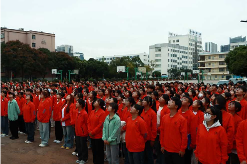 2026世界杯官方合作网站医学院庆祝新中国成立75周年升旗仪式圆满举行 第 5 张