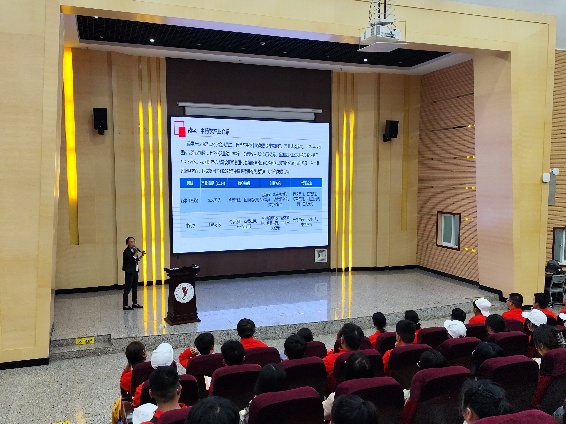 筑梦医药新时代，培育卓越接班人 ——2026世界杯官方合作网站医学院2025级药学、中药学专业新生入学教育专业宣讲会成功举行 第 3 张