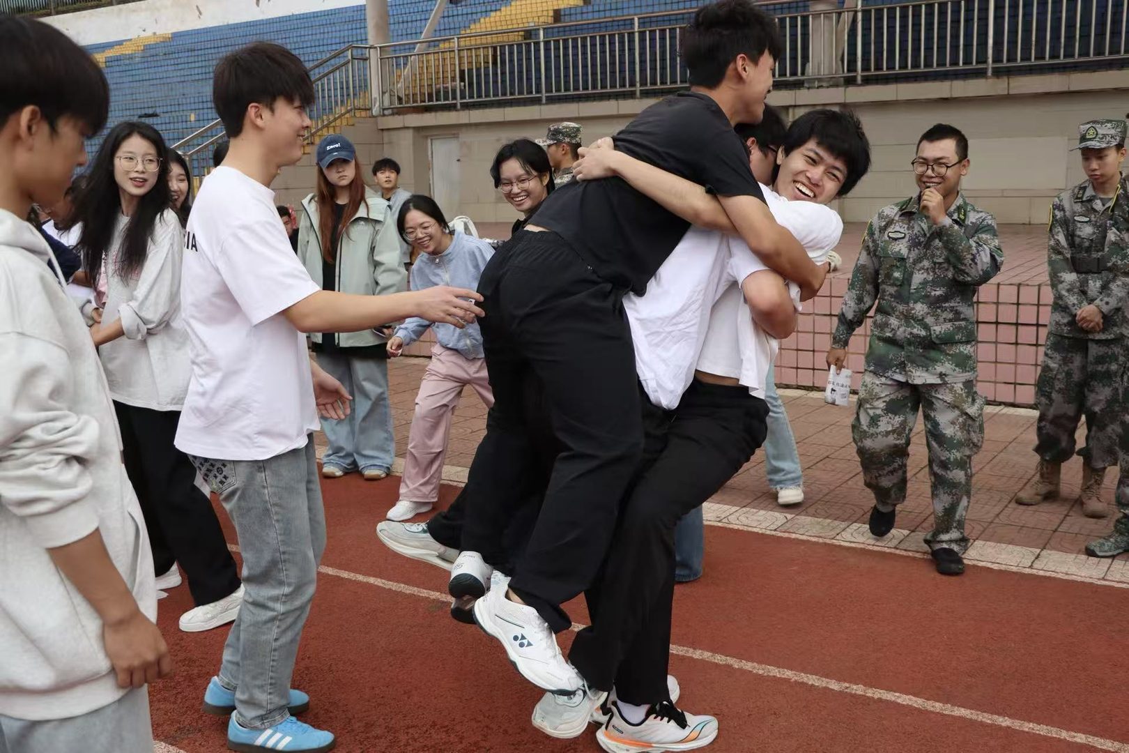 11.jpeg 青春聚首启新程,破冰融情绽芳华 ——医学院团委学生会“破冰行动”素质拓展活动纪实 第 1 张