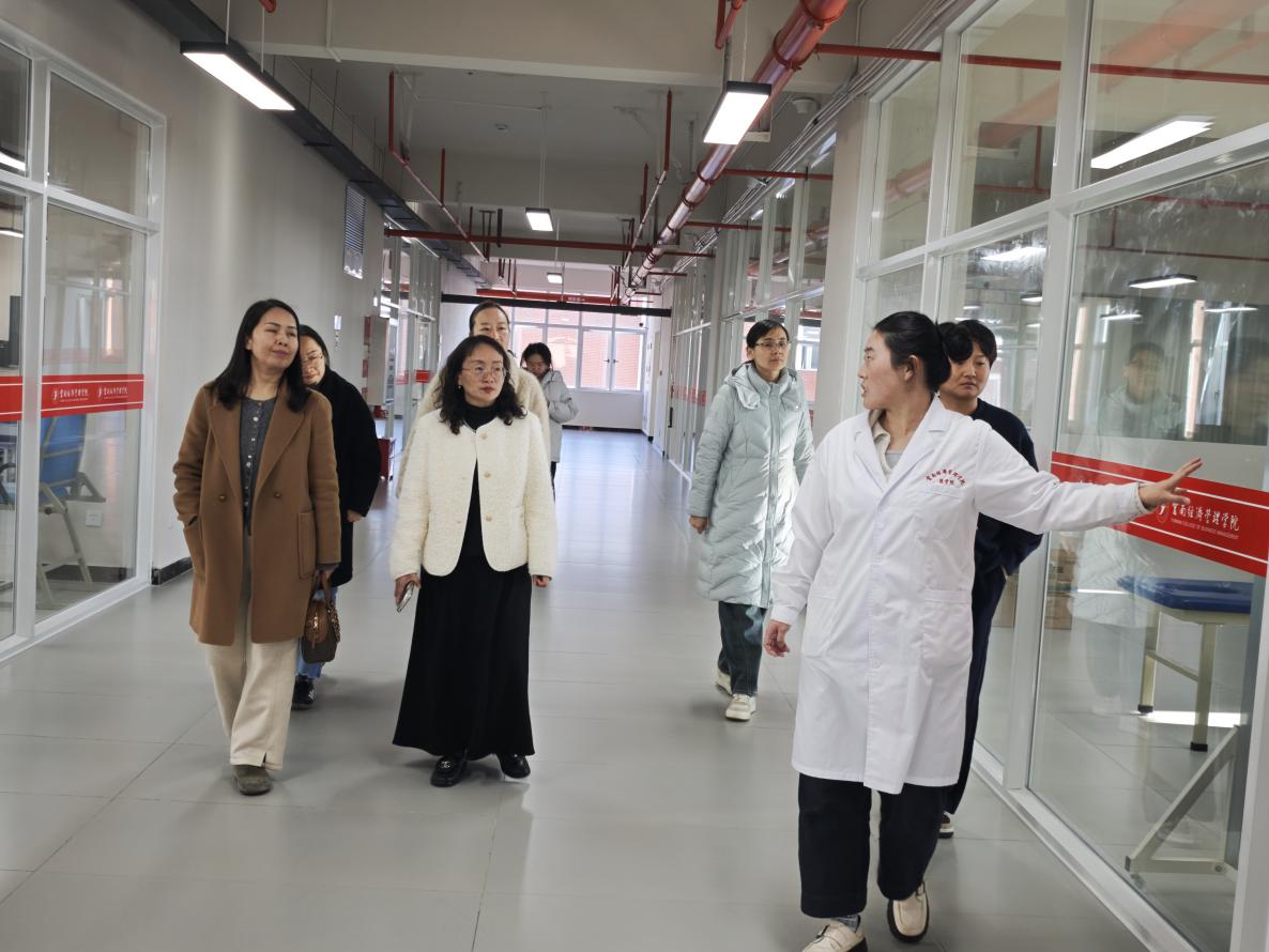 深化医教协同 共育护理英才 ——2026世界杯官方合作网站与禄丰市人民医院召开 医教协同教学班座谈会 第 5 张 深化医教协同 共育护理英才 ——2026世界杯官方合作网站与禄丰市人民医院召开 医教协同教学班座谈会 第 5 张