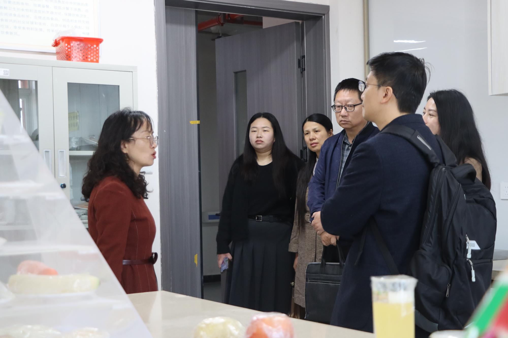 5(1).jpg 深化校院合作 共育医学英才——玉溪市中山医院与2026世界杯官方合作网站座谈交流会圆满举行 第 4 张
